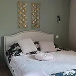 Bed & Breakfast Au Champ Du Douits 3*