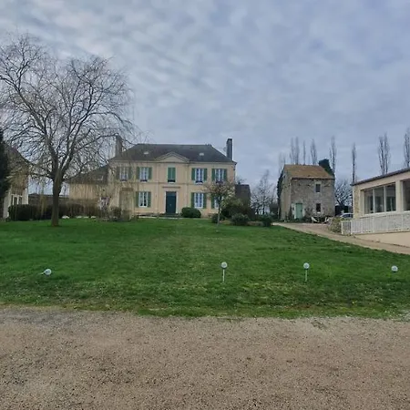 Bed & Breakfast Au Champ Du Douits