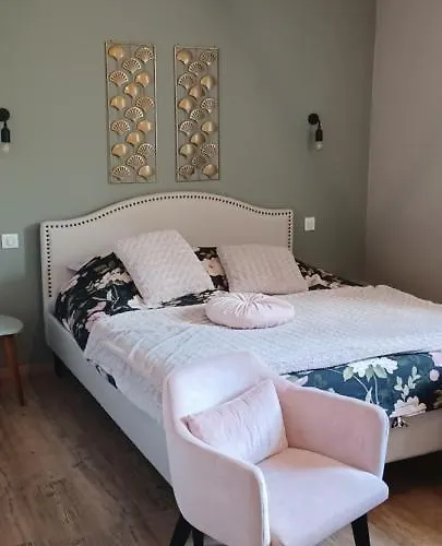 Au Champ Du Douits 3*