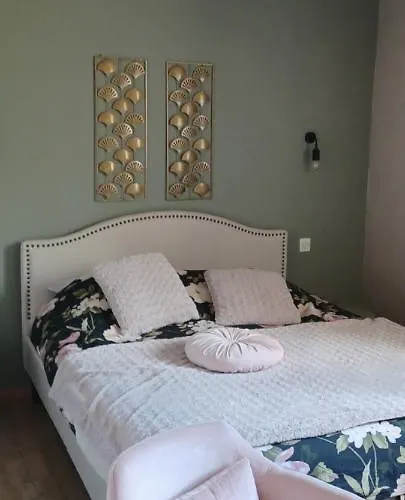 فندق مبيت وإفطار Au Champ Du Douits 3*