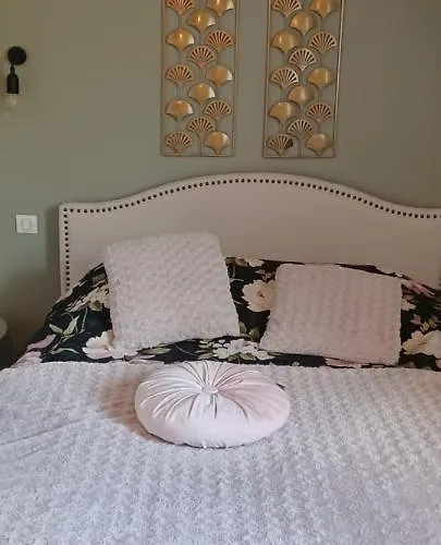 Au Champ Du Douits Bed & Breakfast